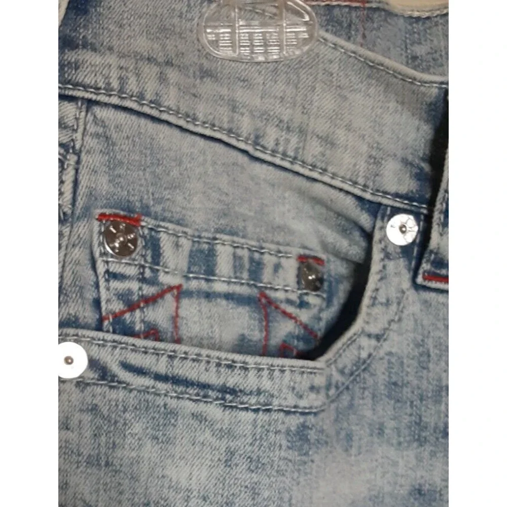True Religion Geno Mens 31 Jeans Relaxed Slim Acid Wash‎ Blue w/Red Embroidered